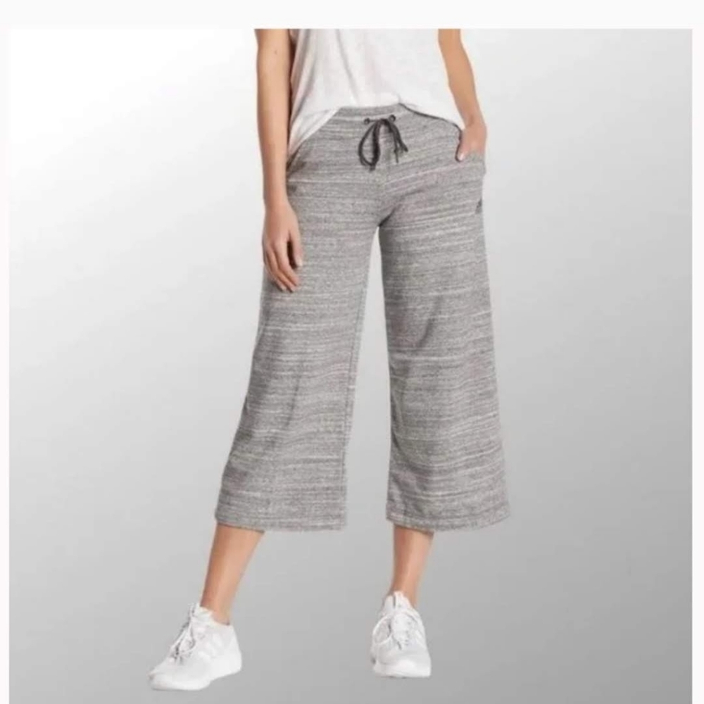 ADIDAS SPORT CROP PANTS NWT